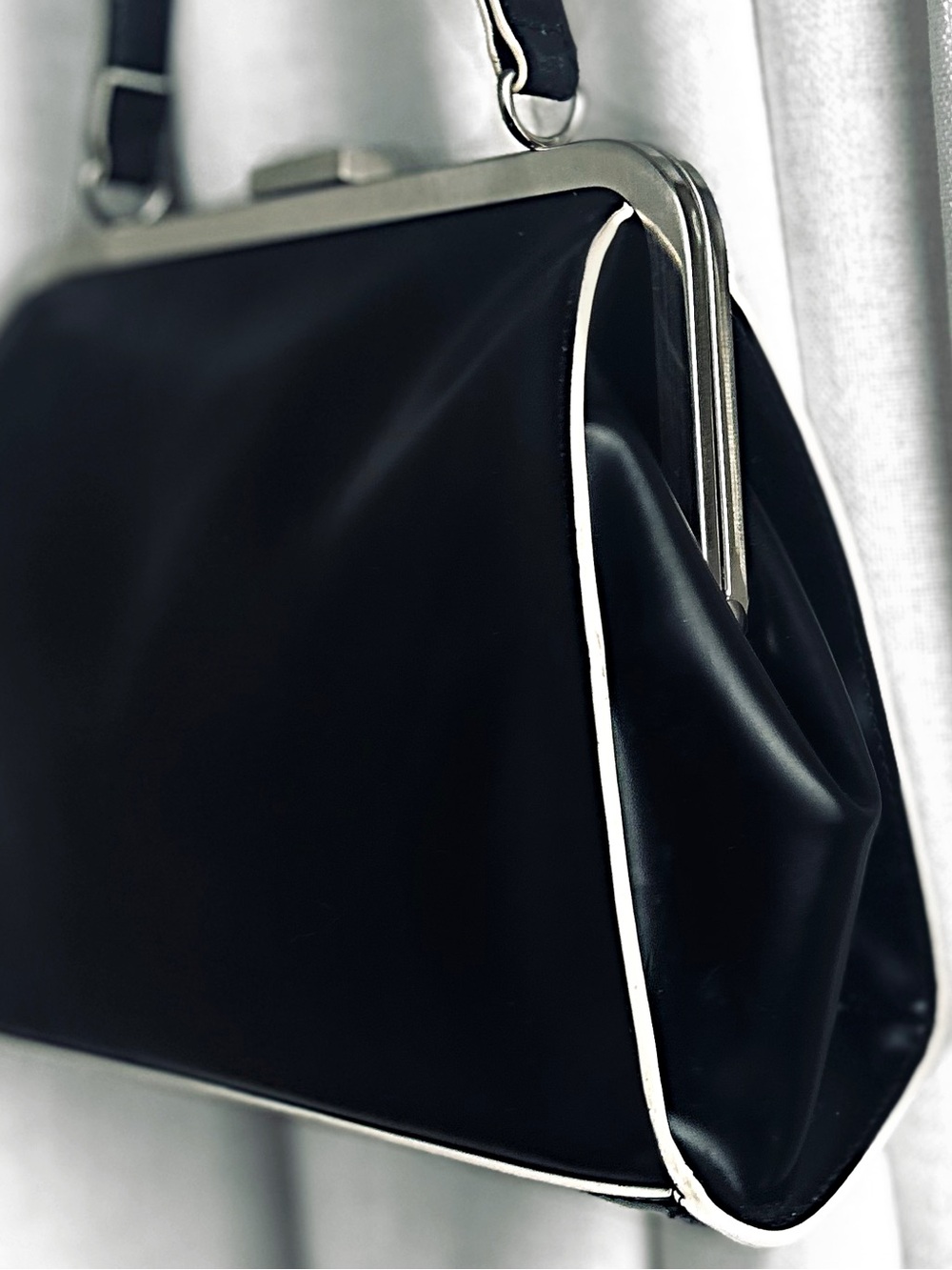 “The Limited” Classic Black Frame-Top Purse - Picture 3 of 12
